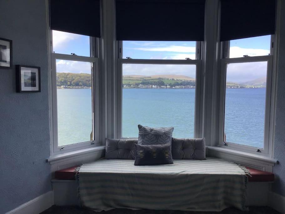 Bellevue Bute, Luxury 2 Bedroom Sea View Flat Apartamento